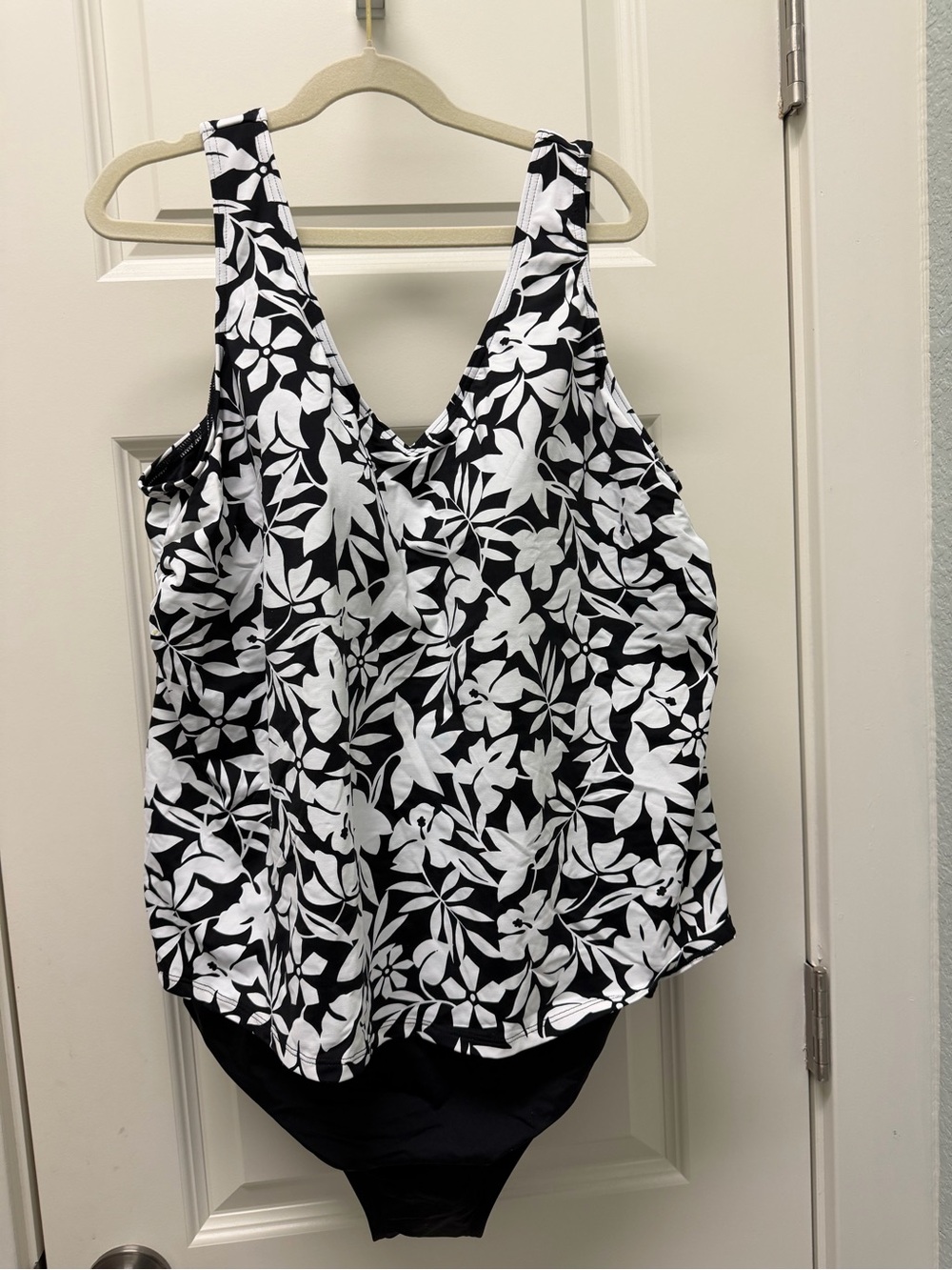 Black & White Floral One Piece Women — Lands End NWT